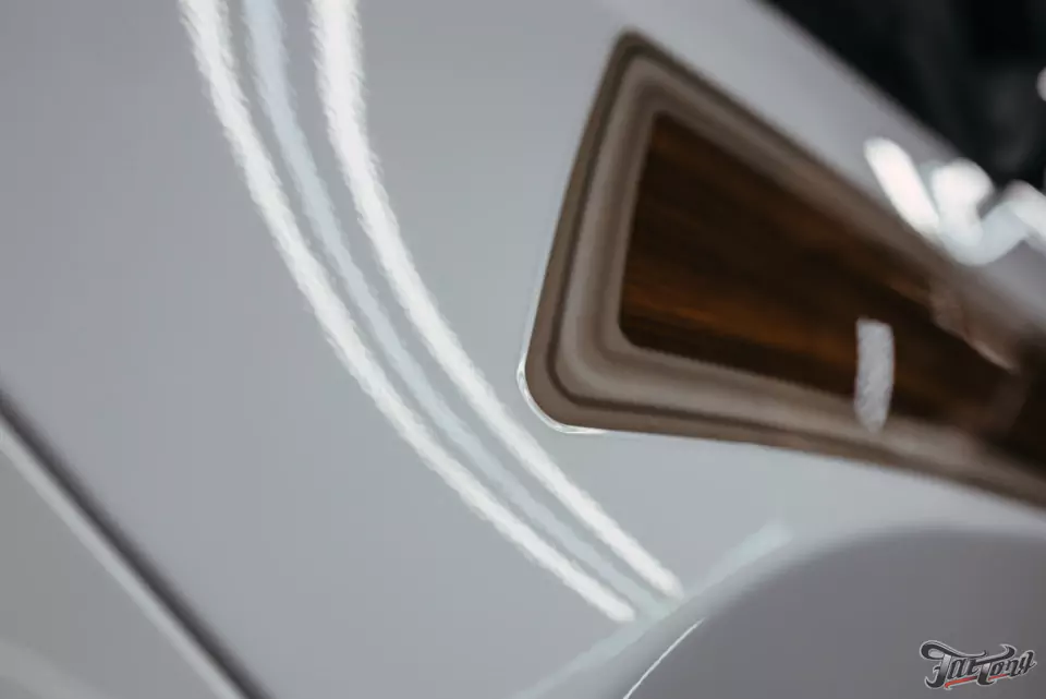 Так не должно быть! Заново разработали дизайн наклеек для Jeep Grand Wagoneer и забронировали кузов полиуретаном